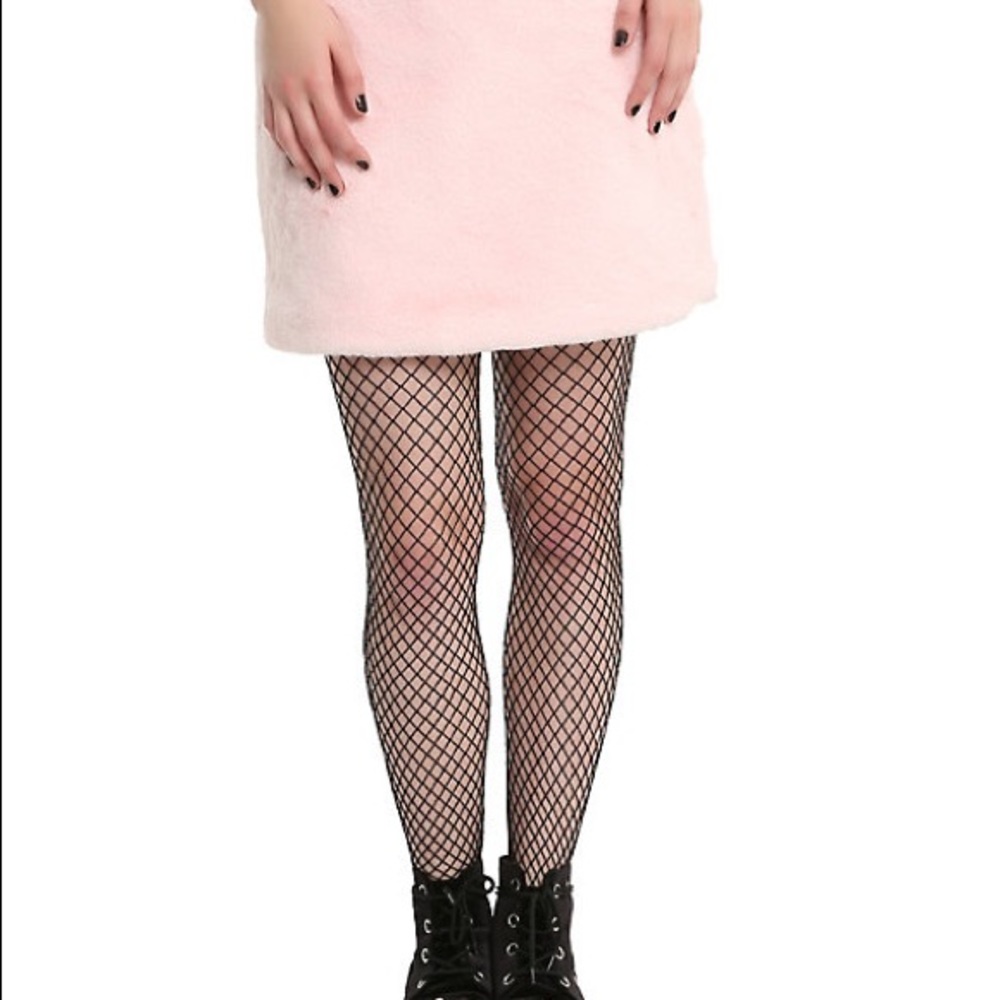 Pink fuzzy hot topic skirt!